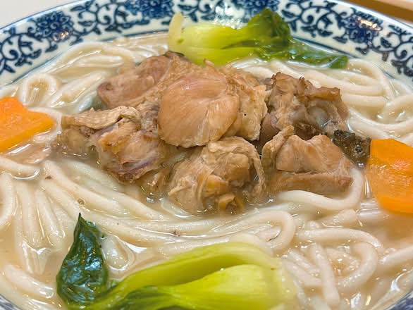 A9. Sesame Oil Chicken Soup rice noodle        阿嬷麻油鸡粉